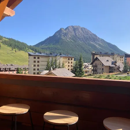 Apartment Les Loups Blancs, Duplex Renove En 2022, Pied Des Pistes Montgenevre